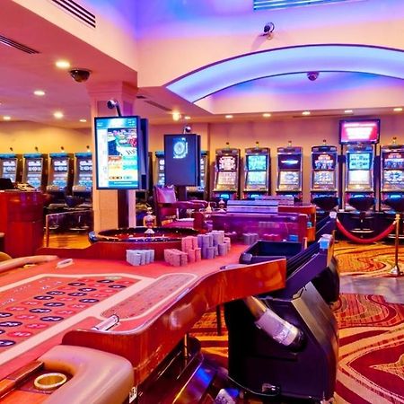 Savannah Hotel & Casino 파라마리보 외부 사진