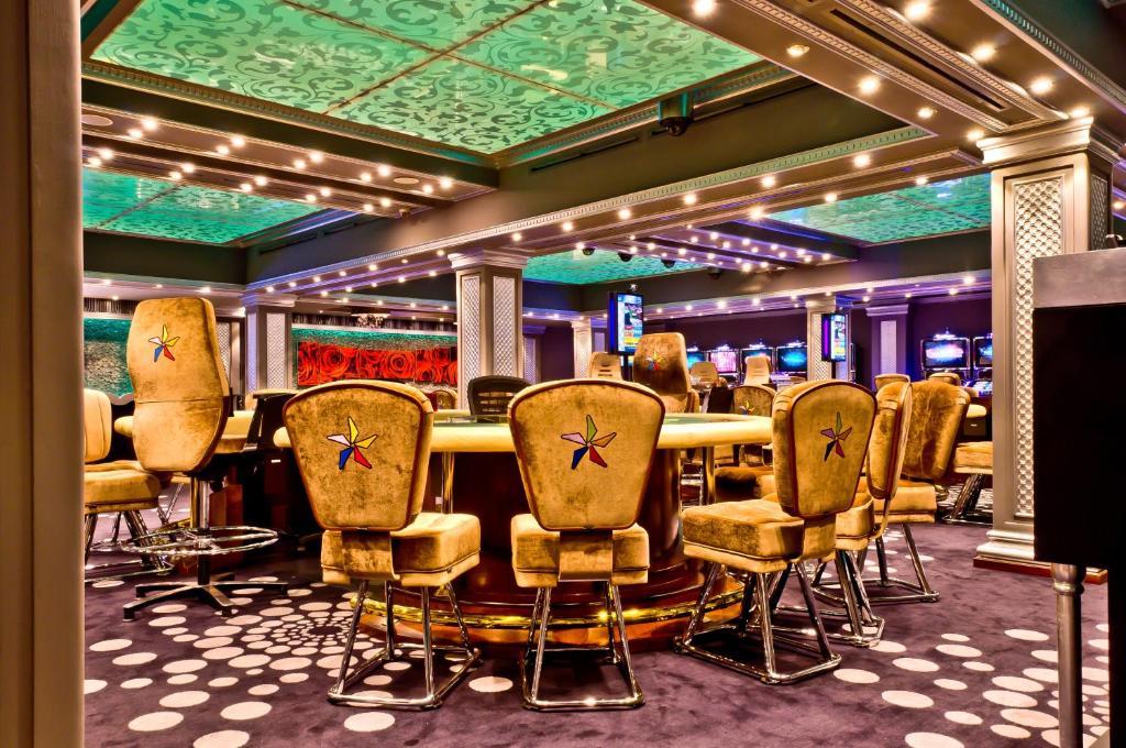 Savannah Hotel & Casino 파라마리보 외부 사진