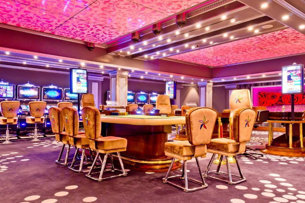 Savannah Hotel & Casino 파라마리보 외부 사진